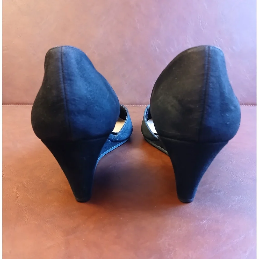 Kelly & Katie Womens Black Faux Suede Pointed Toe D'Orsay Wedge Pumps‎ Heels 3in